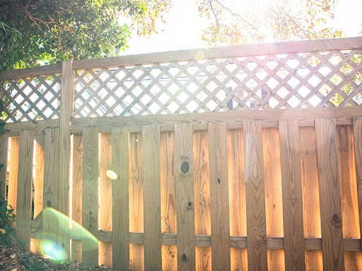 Missouri City TX Shadowbox style wood fence